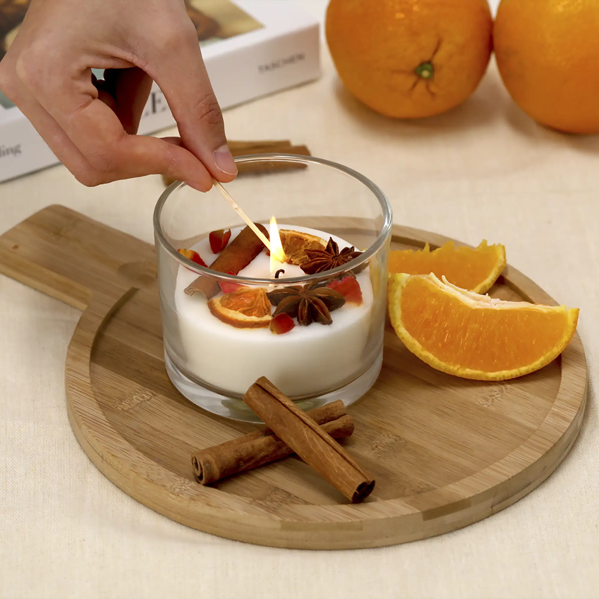 Candela Profumata – Vetro | Cera Vegetale | Cannella & Agrumi | Decorata | Uso Interno
