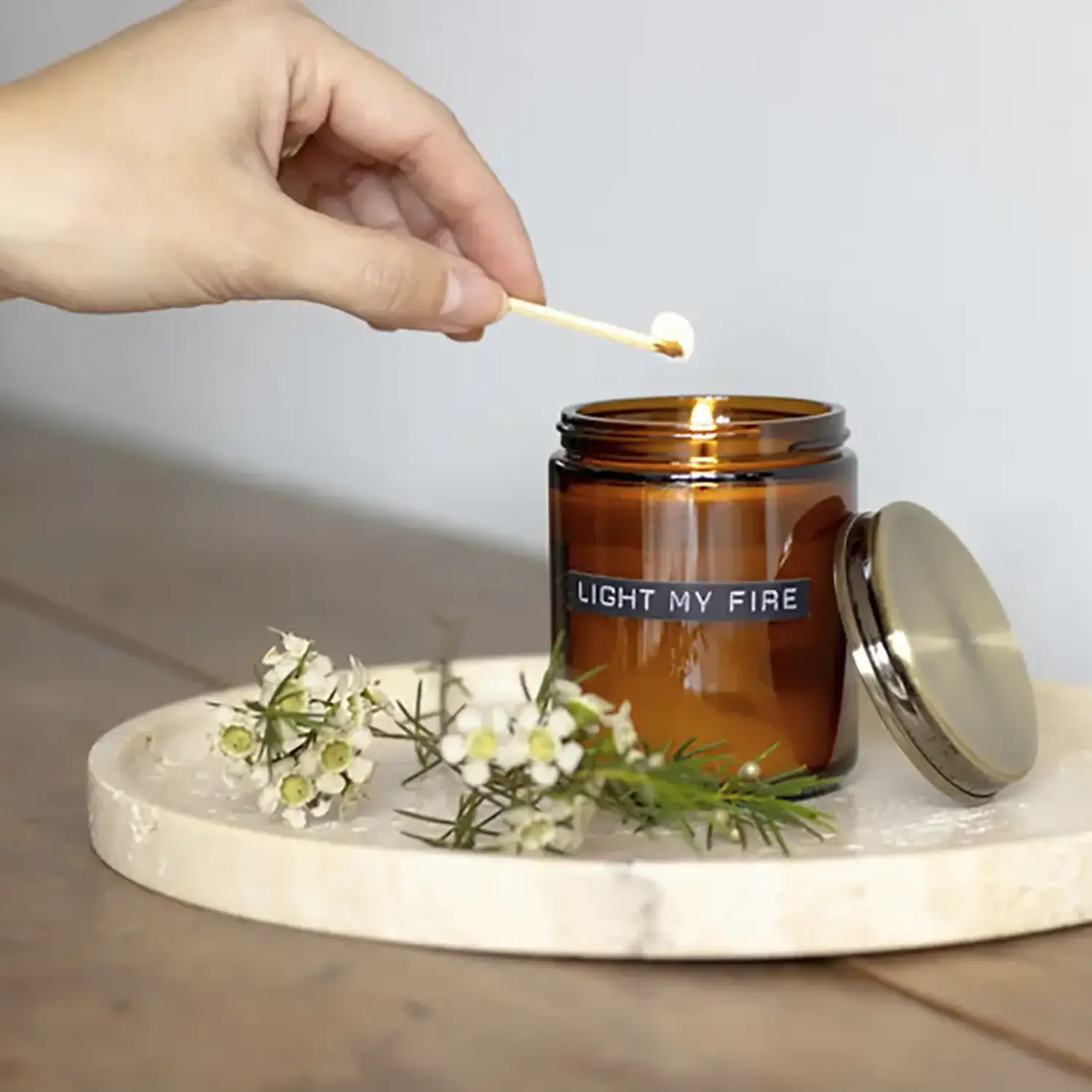 Geurkaars Wellmark – Cedar Wood | Brandduur 35 uur | Herbruikbaar glas