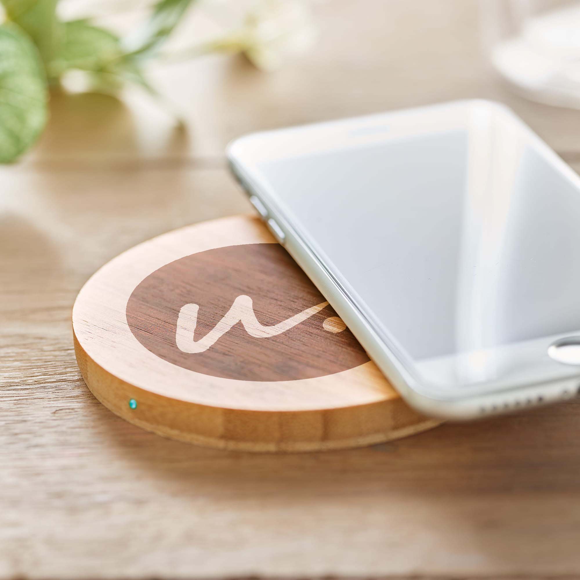 Oplader Arya - Draadloos | Bamboe | Tot 4 kleuren bedrukking