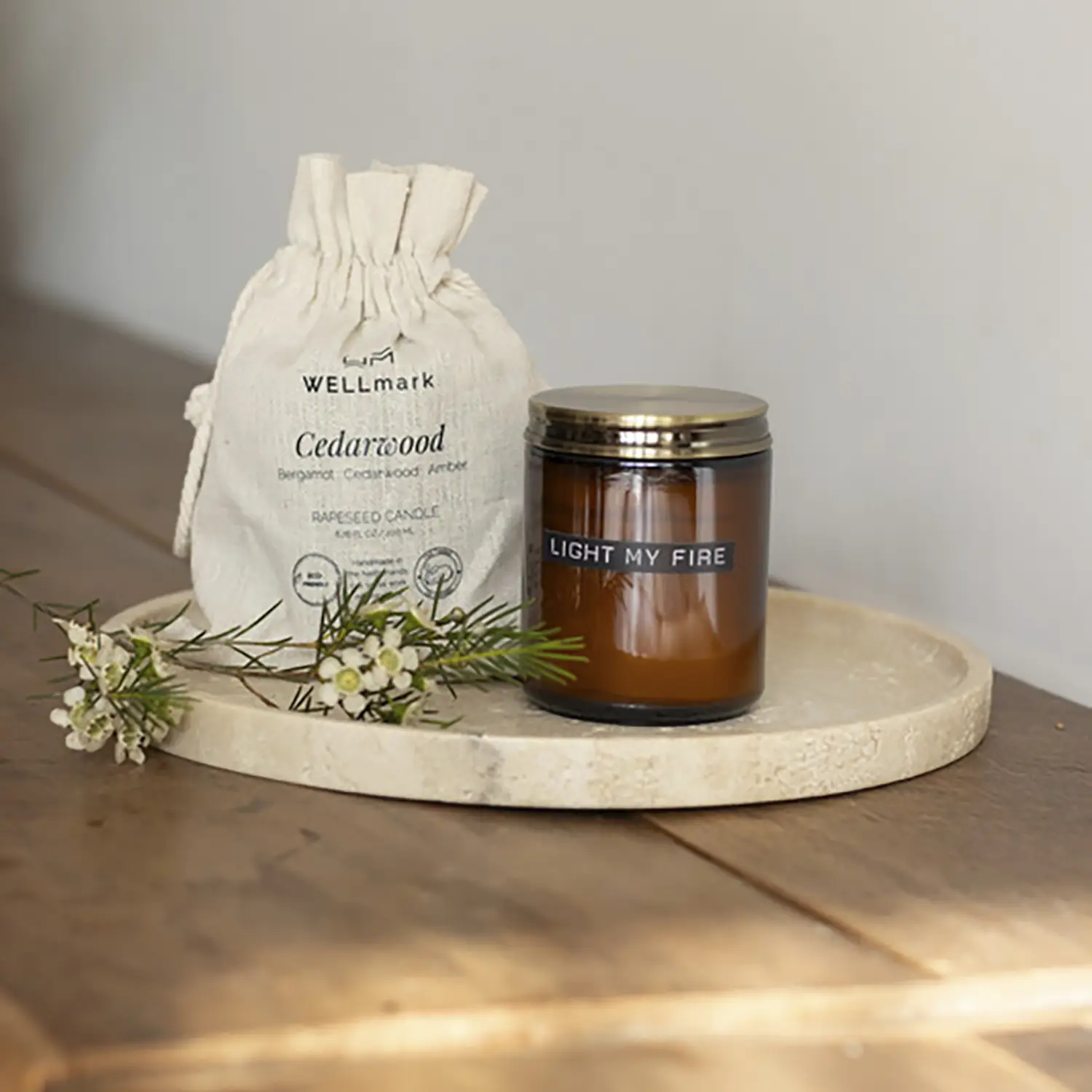 Geurkaars Wellmark – Cedar Wood | Brandduur 35 uur | Herbruikbaar glas