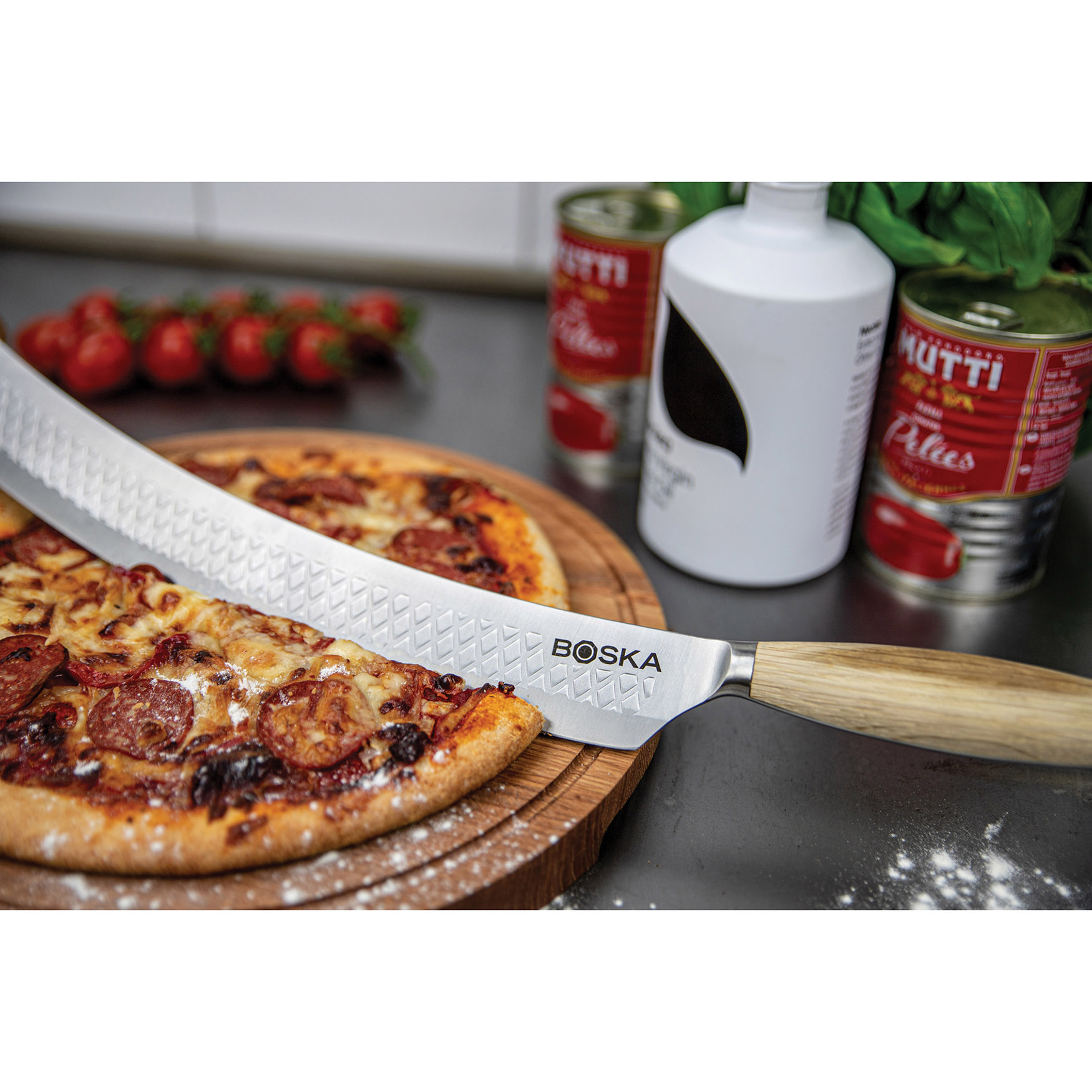 Coltello per pizza – Lama in acciaio inox | Manico in legno di quercia | Per pizza e formaggi morbidi | BOSKA