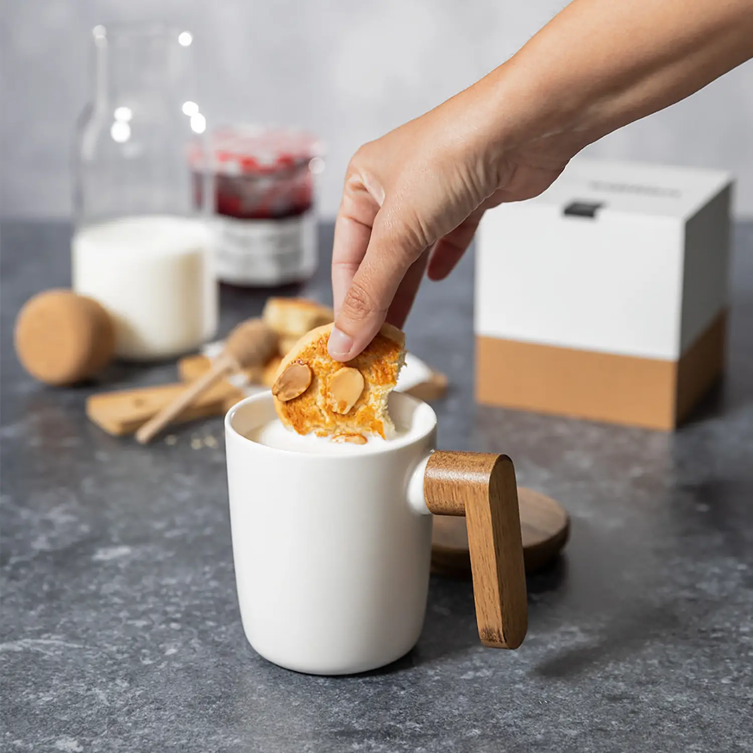 Tazza in ceramica con dettaglio in legno – 350 ml | Edizione limitata | Riutilizzabile | Elegante