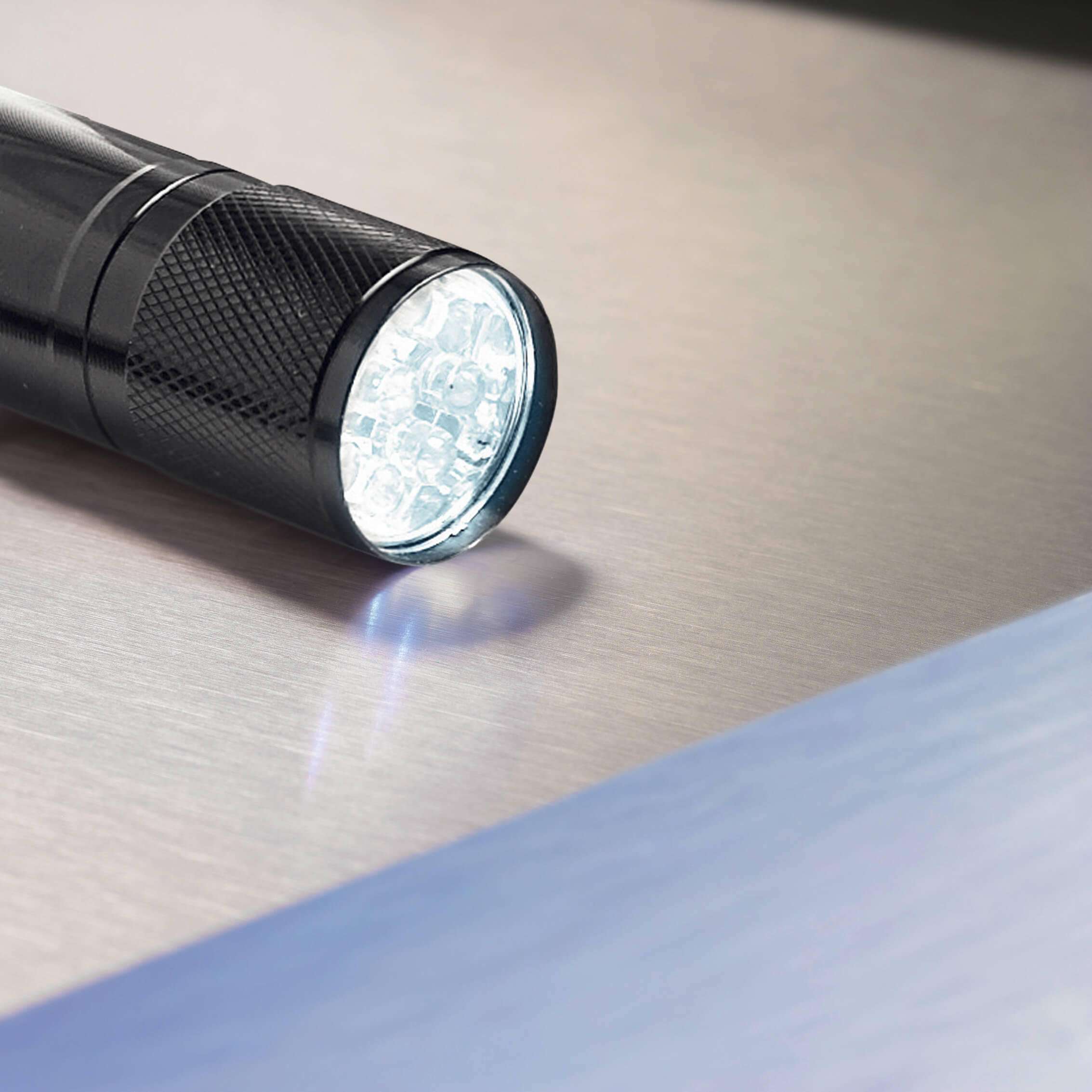 LED-Taschenlampe | Aluminium | Inklusive Batterien | Auf der Schachtel aufgedruckt