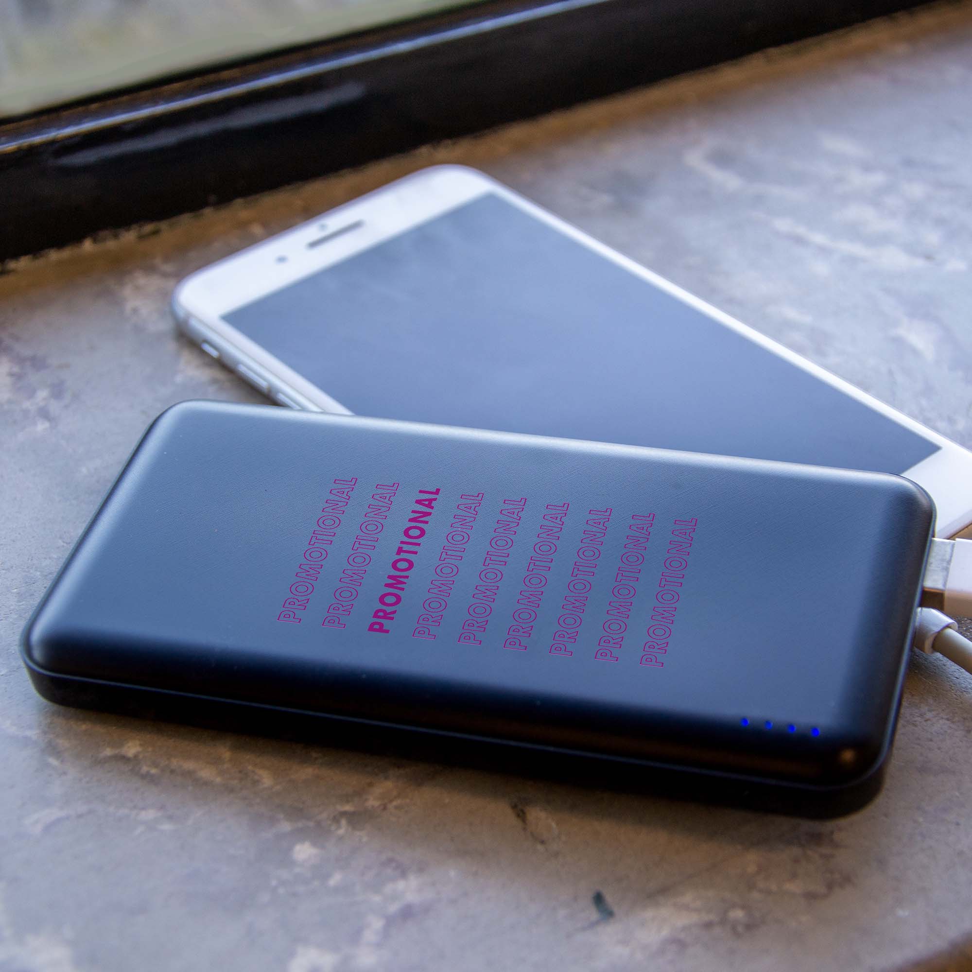 Power bank - 10.000 mAh | Nero o bianco | 2 connessioni USB