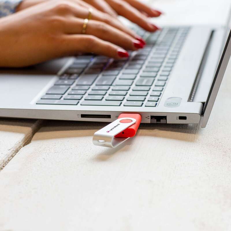 USB-stick Rotate | 2 GB | Snel | Gravure & tot 2 kleuren bedrukking
